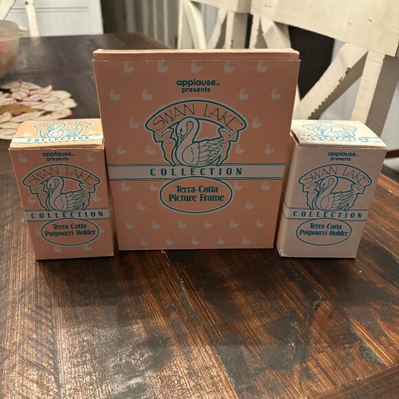 Applause 1988 Lot of Terra-Cotta Picture Frame 3.5X5" and 2 Swans ~ NIB ~ Gifts - Picture 2 of 5